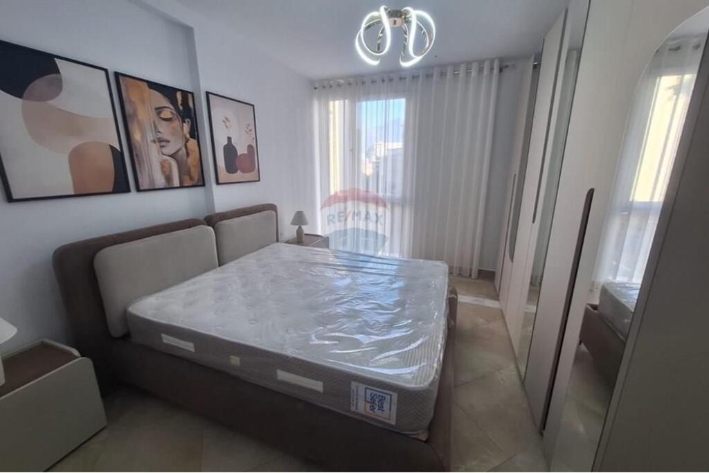 Apartament per qera 2+1 tek Rruga e Barrikadave