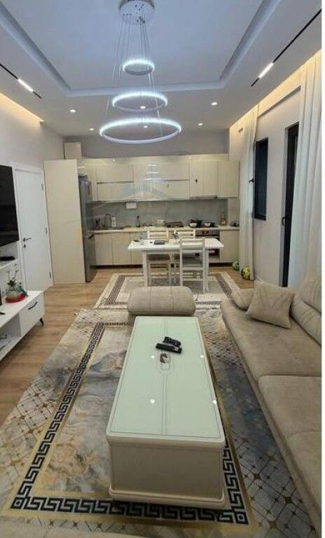 Affitto, Appartamento 2+1+2 Bagni, Square 21