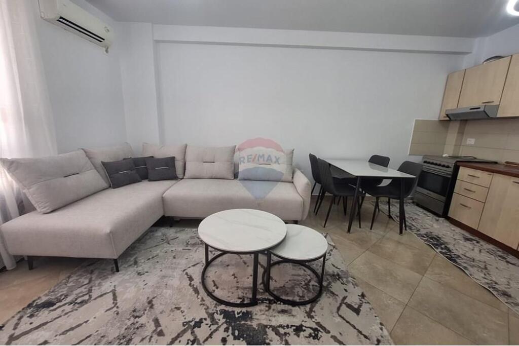 Apartament per qera 2+1 tek Rruga e Barrikadave