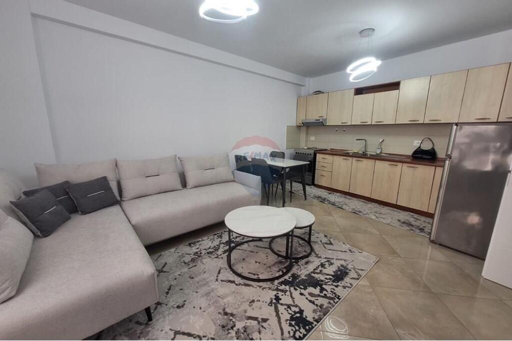 Apartament per qera 2+1 tek Rruga e Barrikadave