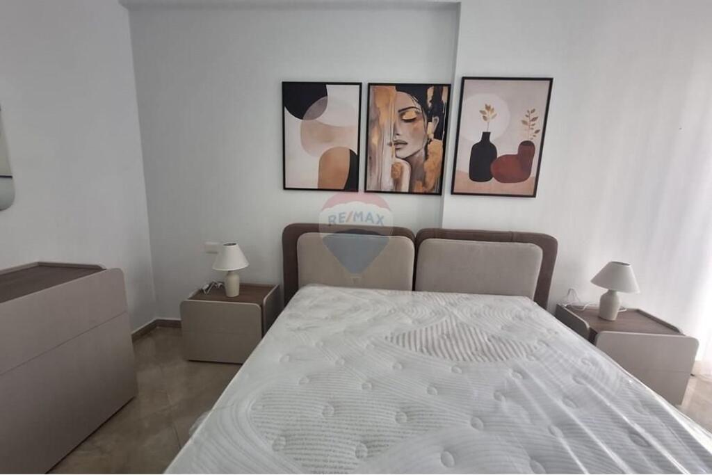 Apartament per qera 2+1 tek Rruga e Barrikadave
