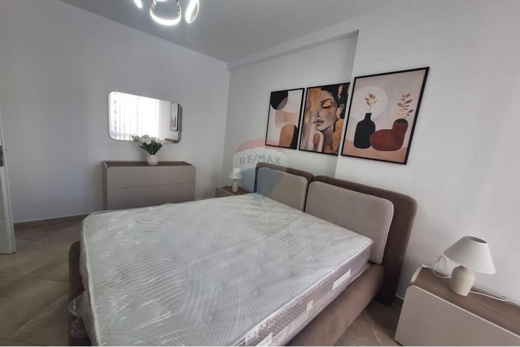 Apartament per qera 2+1 tek Rruga e Barrikadave