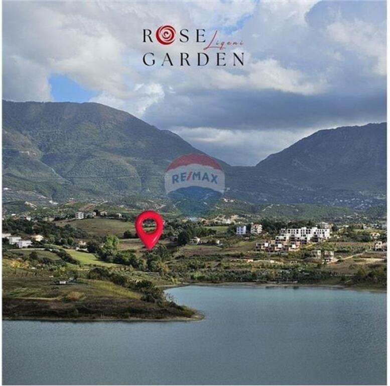 Villa in vendita sul lago di Farka!