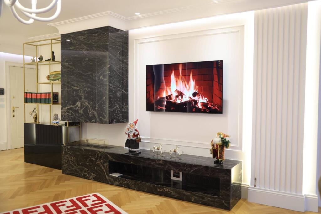 🏡 Jepet me qira apartament premium – Kopshti Botanik (pa malore) 📐 165 m² | Kati 2 | Jug–Perëndim 🛋️ Mobilim VIP | Kuzhinë Scavolini 🔥 Oxhak bio-etanol | 4 dalje në verandë 🚗 Mundësi 2 poste parkimi  💶 1.800 € / muaj (diskutohet sipas kontratës)