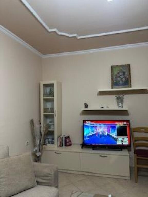 Apartament 2+1 afer pallatit me shigjeta 500€