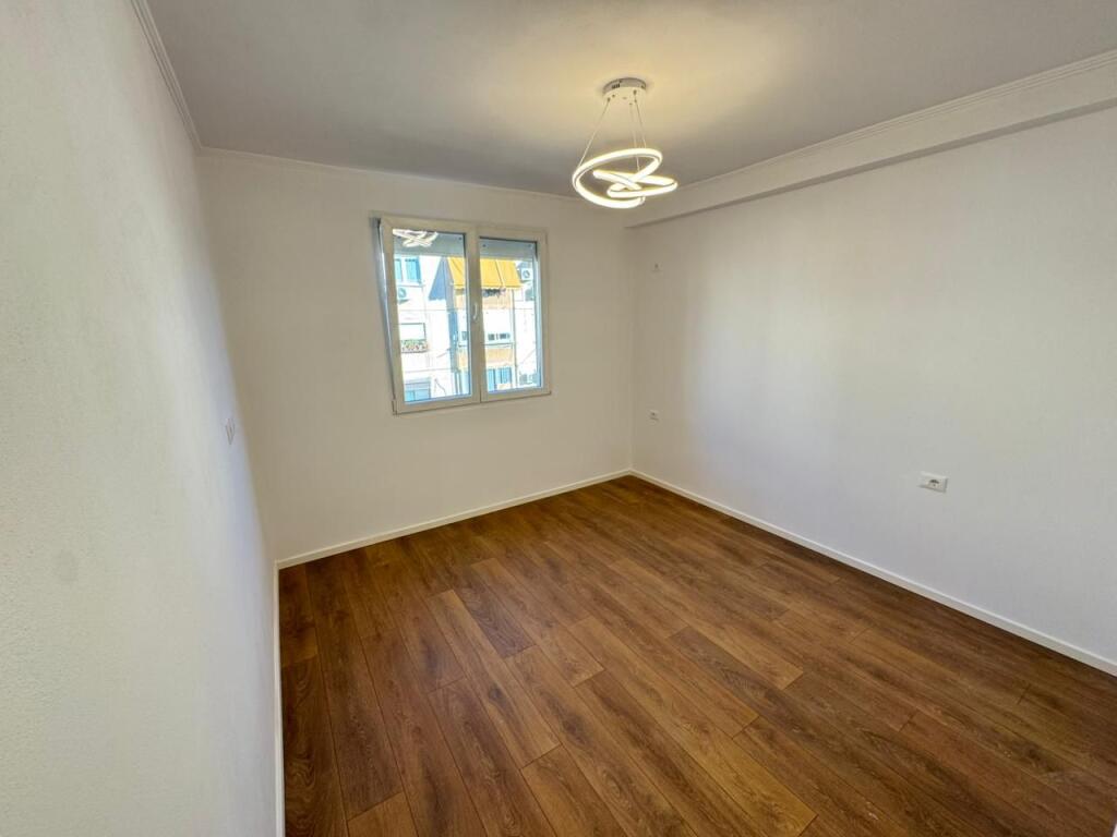 For sale Ap 1+1 + Storage 📌Kongresi i Lushnjes St (21 Dhjetori- behind Hotel Mondial and Police Station Nr 2) 4th floor - existing 5-storey building! Area 59 m net! South-west view! Super luxury works! Price 140”000 euro
