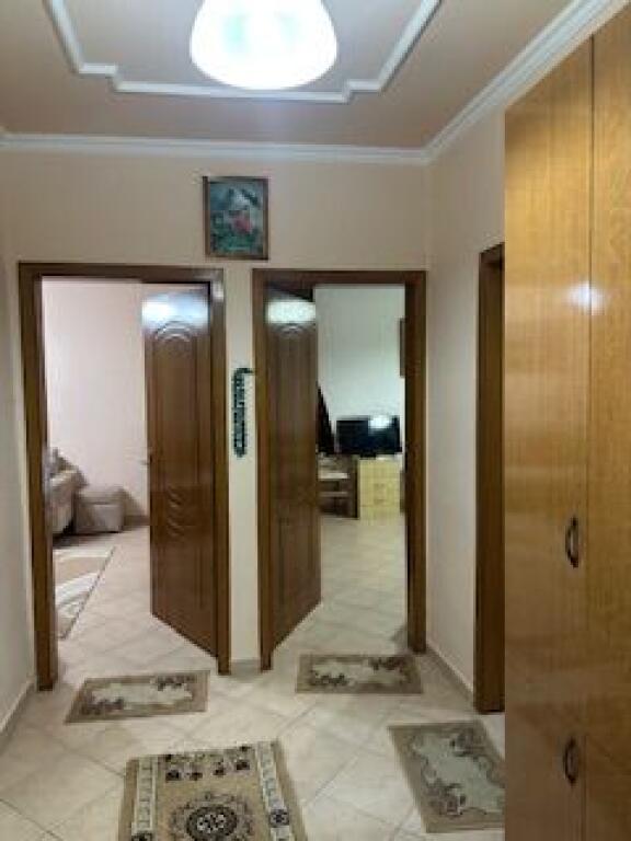Apartament 2+1 afer pallatit me shigjeta 500€