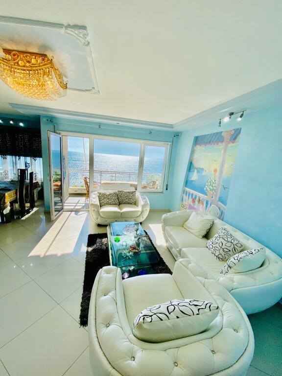 Appartamento in affitto 2+1+2 con vista fantastica sul mare a Vollga Durres
