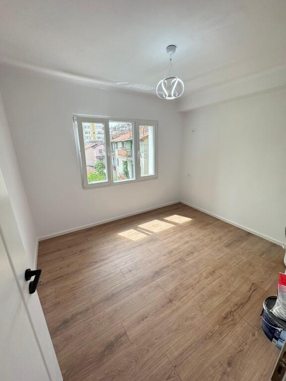 Apartment 2+1 for Sale – Kavaja Street 🏙️  * 4th Floor * 64 m² net * Completely renovated * South-West orientation ☀️ * 2 bedrooms, living room, kitchen, bathroom * 169,000 €