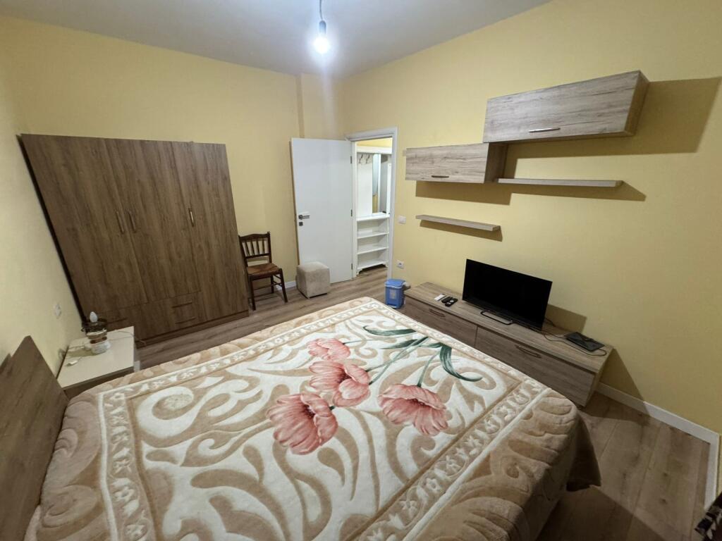 Appartamento 1+1 in affitto  Indirizzo: Fresk Vicino a Tom doshi  4° piano  Prezzo 300 mila lek