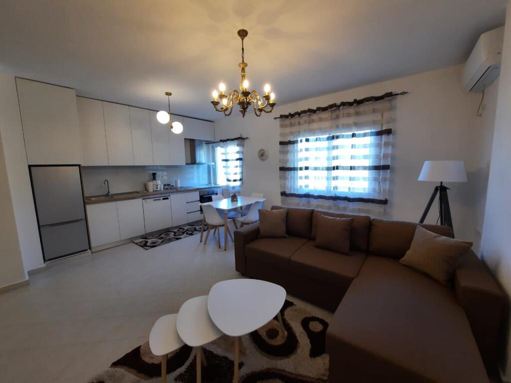 Jepet apartament me qera 1+1 vollga