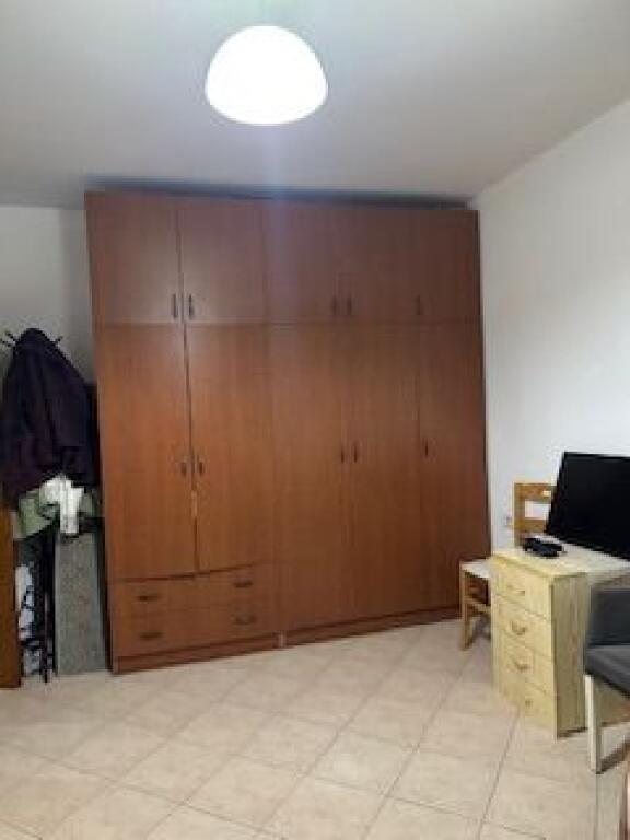 Apartament 2+1 afer pallatit me shigjeta 500€
