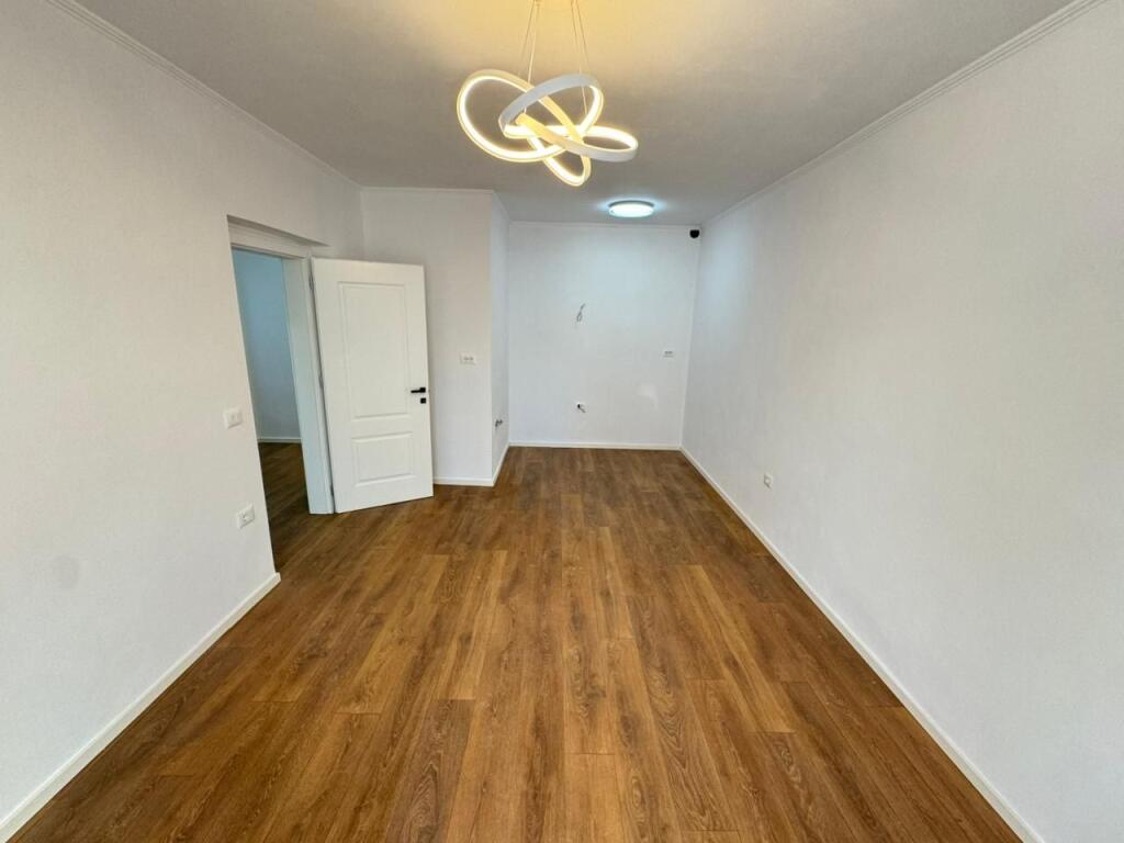For sale Ap 1+1 + Storage 📌Kongresi i Lushnjes St (21 Dhjetori- behind Hotel Mondial and Police Station Nr 2) 4th floor - existing 5-storey building! Area 59 m net! South-west view! Super luxury works! Price 140”000 euro