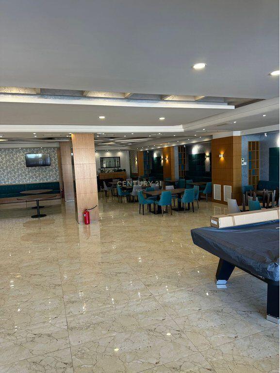 Hotel di lusso con 5 piani &amp; piscina a Vaqarr – Affittasi 13.000 € /mese
