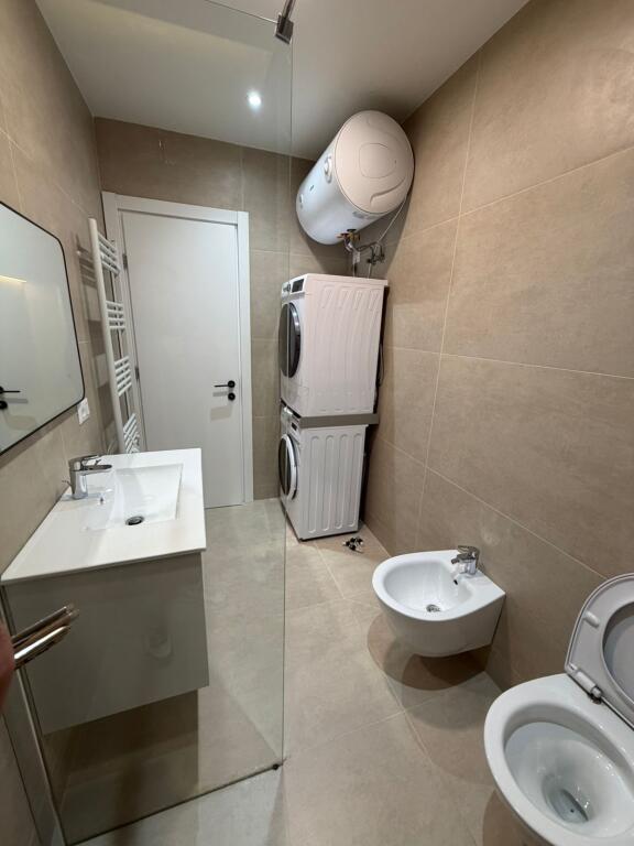 🏡 Apartament 1+1 me Qira – Komuna e Parisit (pranë Kika 2)