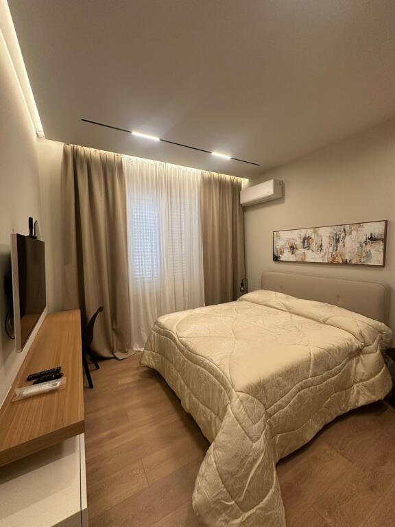 🏠 Apartament 1+1 me Qira – Rruga e Barrikadave
