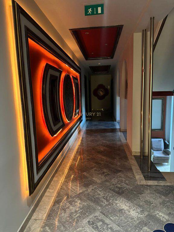 Hotel di lusso con 5 piani &amp; piscina a Vaqarr – Affittasi 13.000 € /mese
