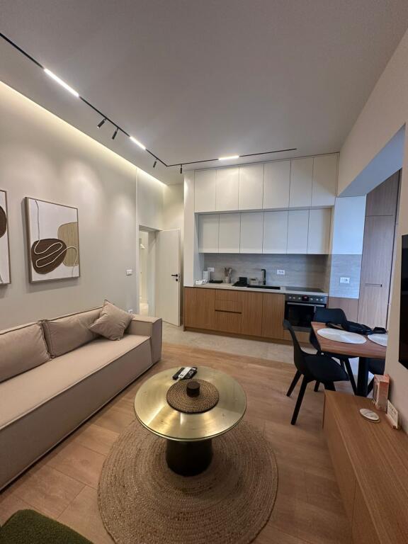🏠 Apartament 1+1 me Qira – Rruga e Barrikadave