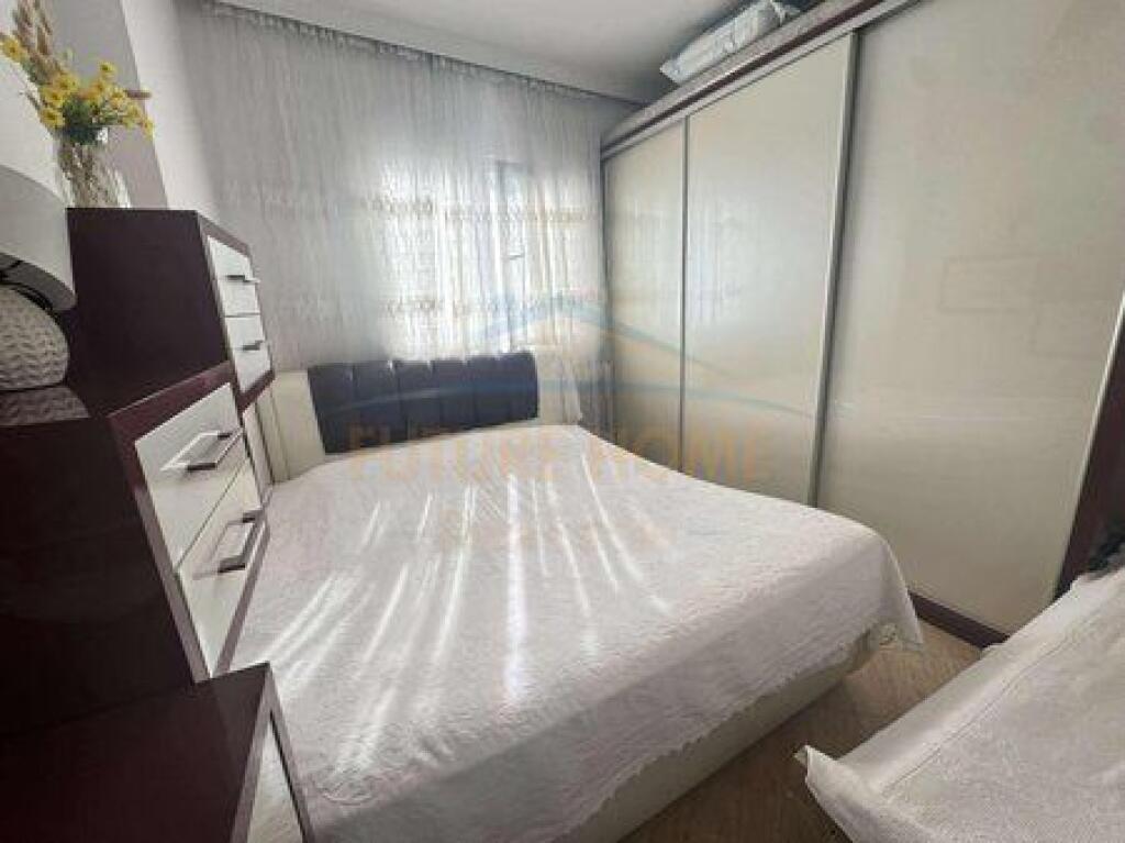 For sale, 1+1 apartment, Unaza e Re.