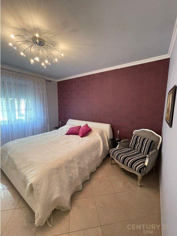 Apartment 3+1 for rent near Garda, with parking space.