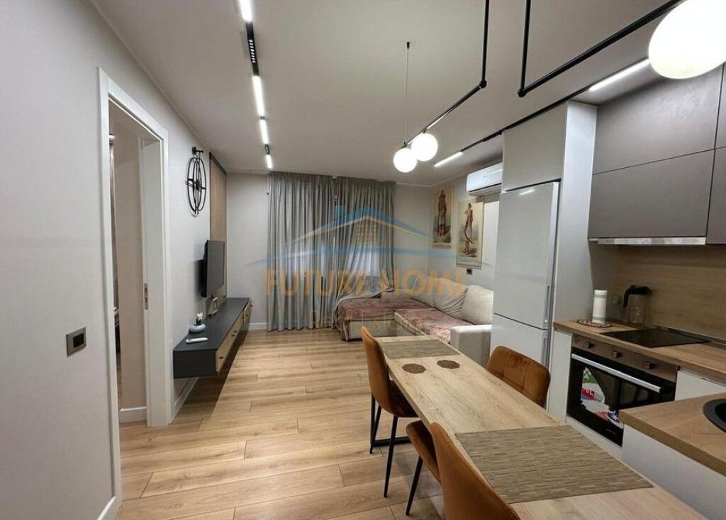 Qera, Apartament 1+1, Komuna e Parisit.