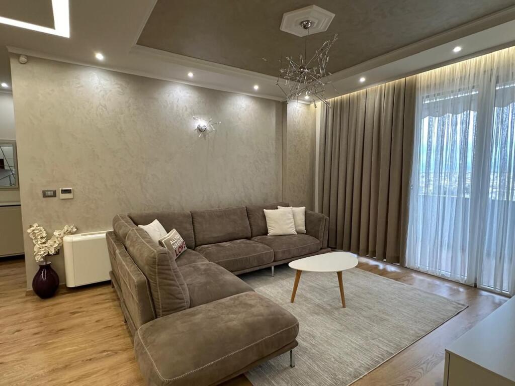 Appartamento 3+1+2 in vendita quartiere 12 Durres