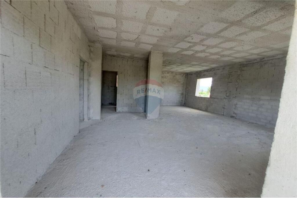 3-storey building, Vlore