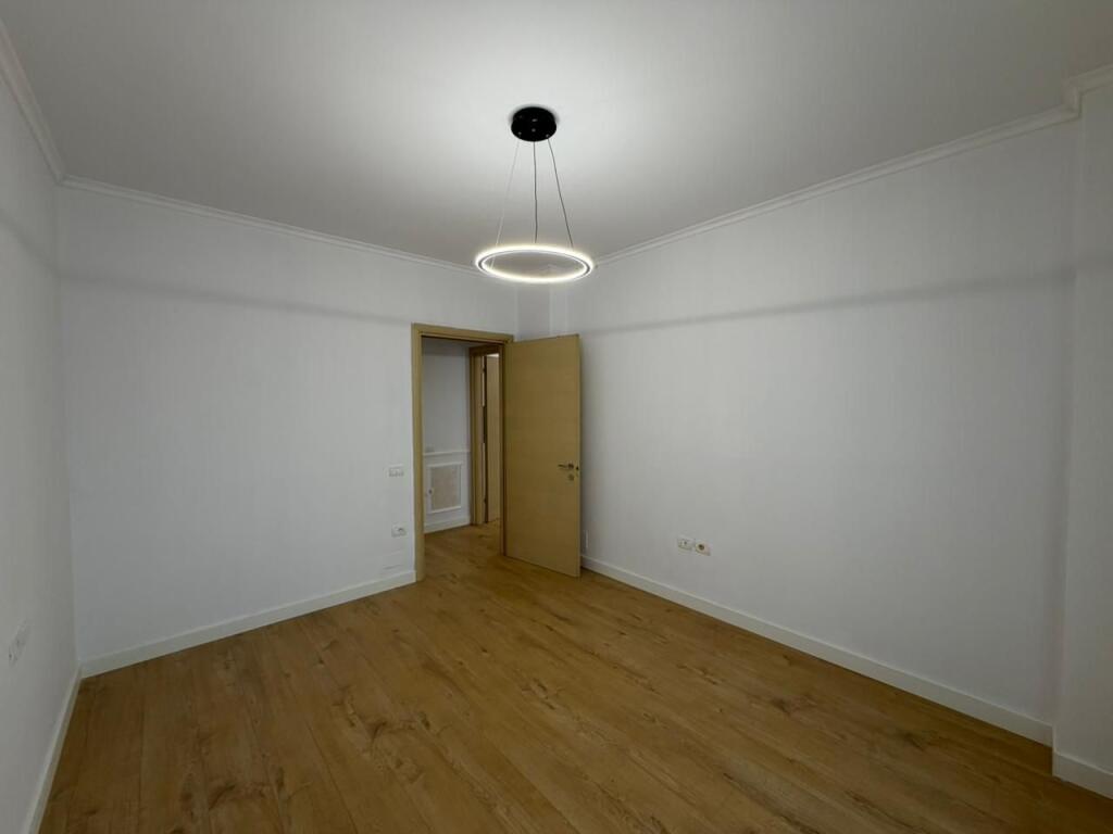 Apartament 2+1 per shitje prane Hotel Marinaj ne Astir.