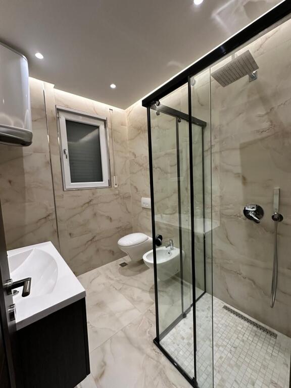 Appartamento 3+1+2 in vendita quartiere 12 Durres