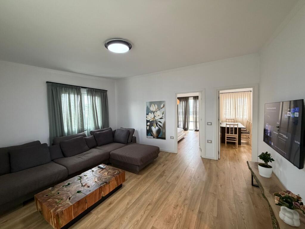 Apartment 2+1+Veranda for rent in Bllok.