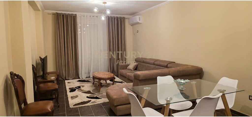JEPET ME QIRA APARTAMENT 2+1 NE YZBERSHIT!