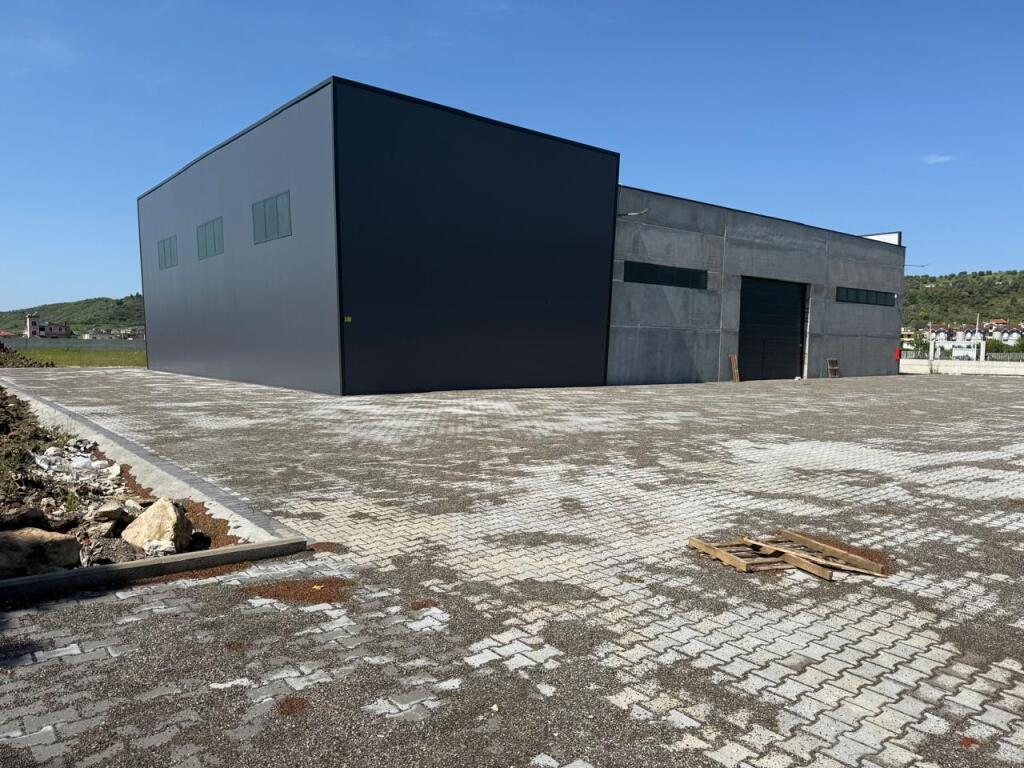 Magazzino in affitto a Vore