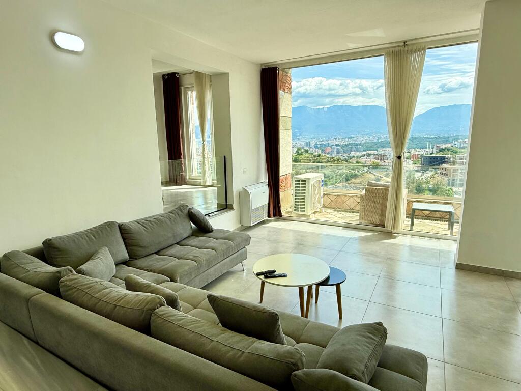 VILLA CON PISCINA IN AFFITTO RESIDENZA KODRA2