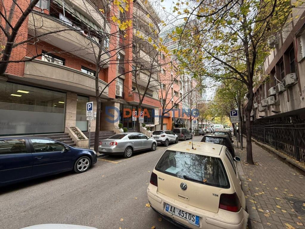 Affittasi spazio commerciale open space + 2 posti auto, in una delle zone più richieste di Tirana! Vicino alla Radio Televisione Albanese (RTSH),