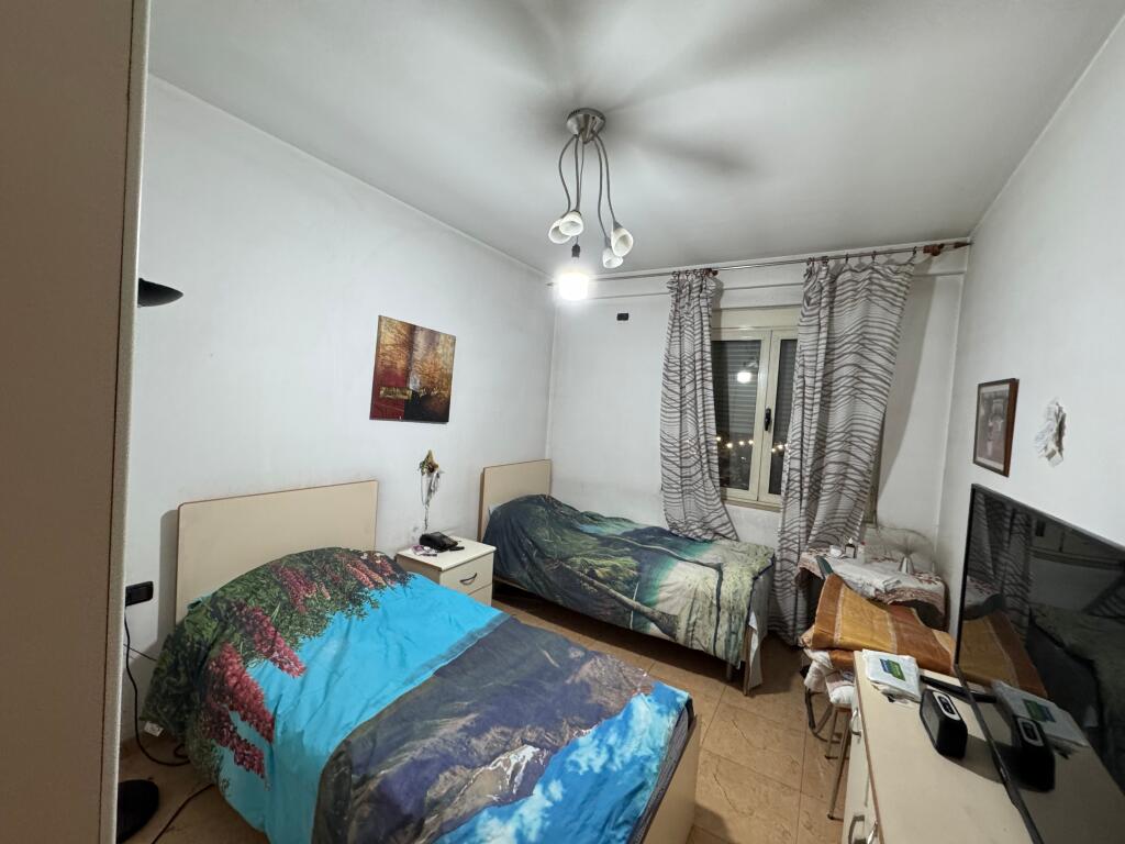 Appartamento 2+1+2 in affitto – Myslym Shyr  Appartamento 2+1+2 in affitto, 4° piano, in un palazzo con ascensore. Situato nella zona di Myslym Shyr, di fronte alla Direzione della Polizia.  💶 Prezzo: 600 € (non trattabile)