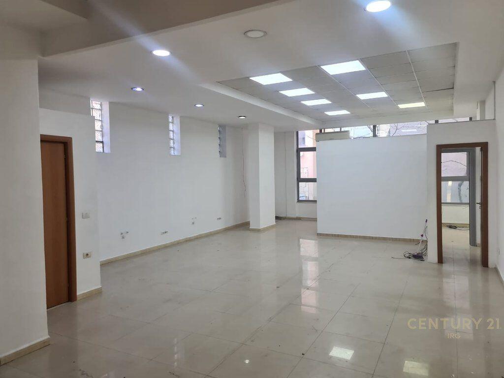 UFFICIO IN AFFITTO IN VIA KAVAJES!