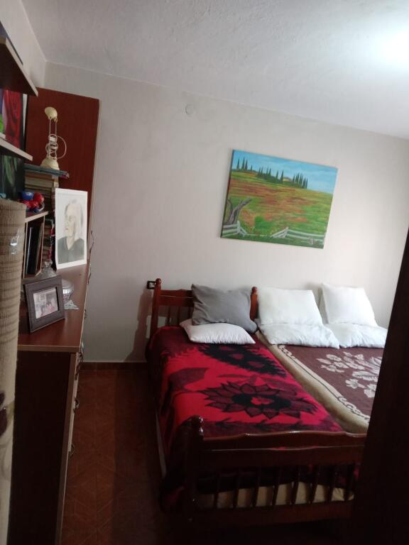 🏠 Shitet Apartament 2+1 – Bulevardi i Ri