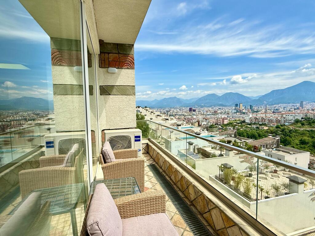 VILLA CON PISCINA IN AFFITTO RESIDENZA KODRA2
