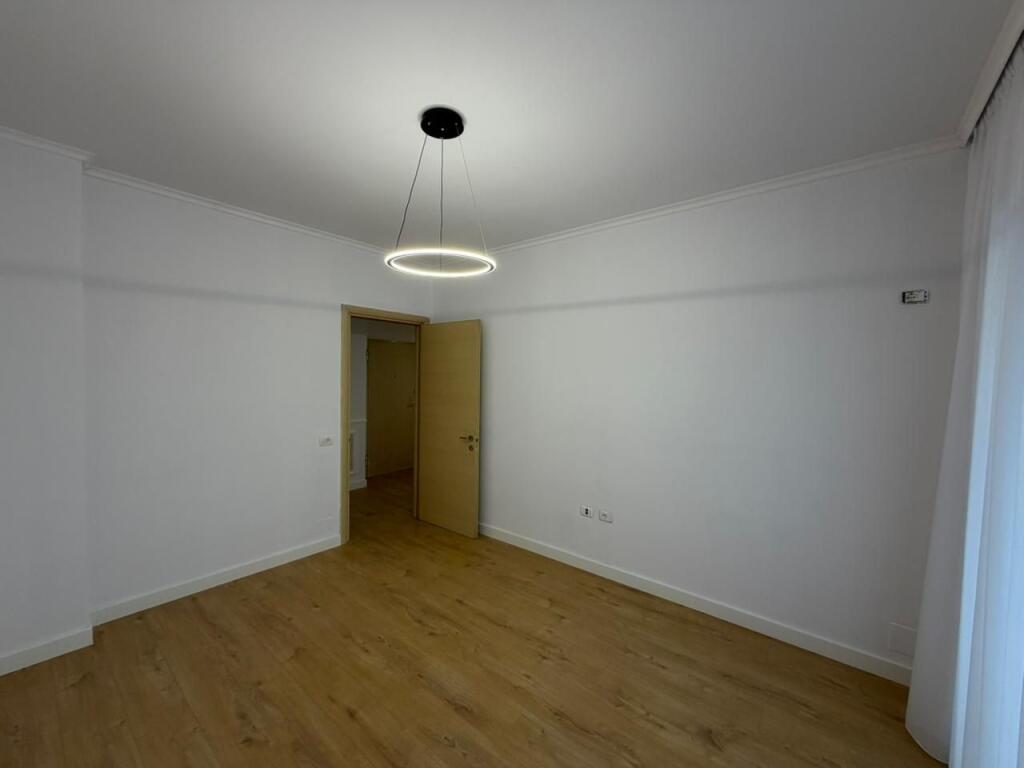 Apartament 2+1 per shitje prane Hotel Marinaj ne Astir.