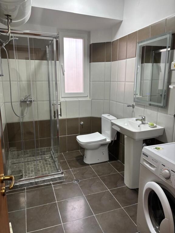 Apartament 2+1 pas shkolles Mihal Grameno!