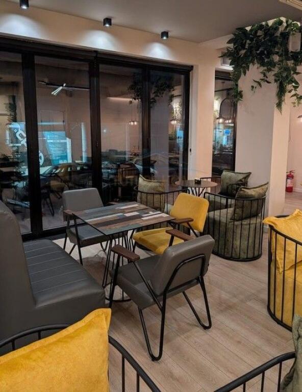 In vendita, Bar Lounge Business, vicino al Palazzo con Freccia, Tirana