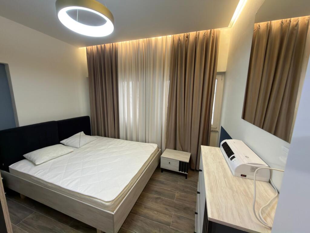 🏡 Appartamento 2+1 in affitto 📍 Posizione: Vicino alla Stazione dei Treni 💰 Prezzo: 70.000 lek / mese