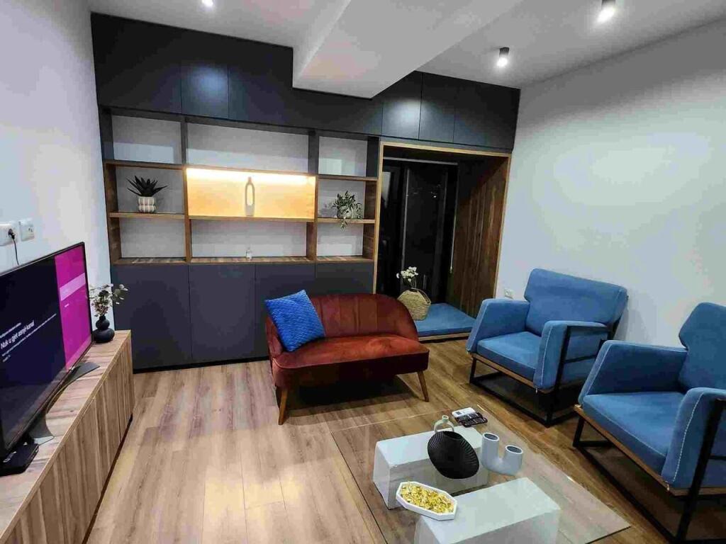 OFFICE FOR RENT 66 M2 SQUARE 21 1,000 EURO