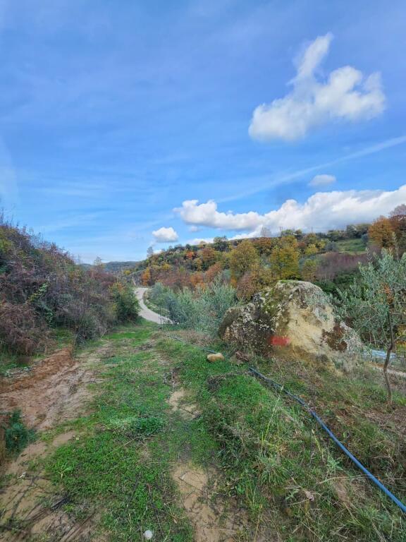 🌍 IN VENDITA: Terreno Agricolo 604 m² All'interno del Villaggio con Vista sulla Foresta &amp; Fiume📍Nel Villaggio IBË  39.200€ 🏕