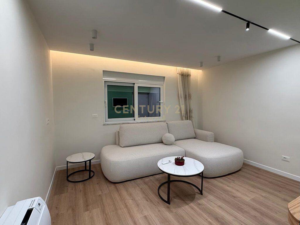 Appartamento 2+1 in affitto in Via Kavaja, Tirana.