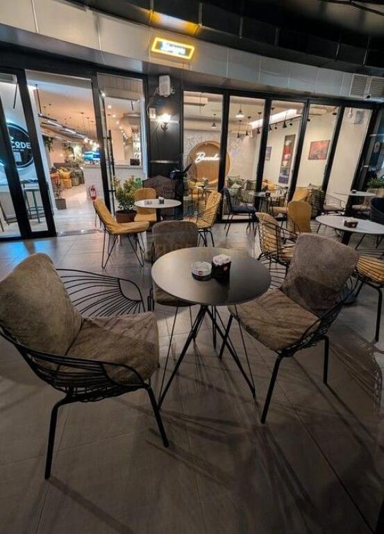 In vendita, Bar Lounge Business, vicino al Palazzo con Freccia, Tirana