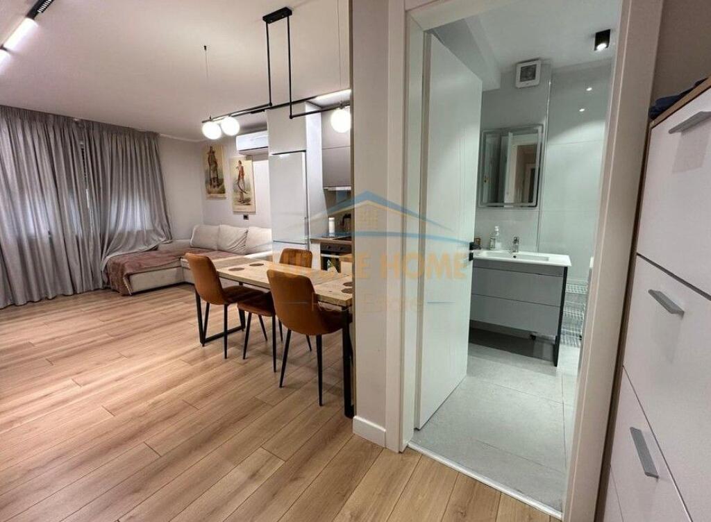 Qera, Apartament 1+1, Komuna e Parisit.