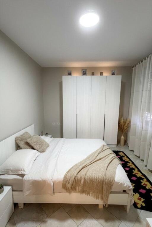 Appartamento 1+1 in affitto – Centro Tirana (Kostandin Kristoforidhi)