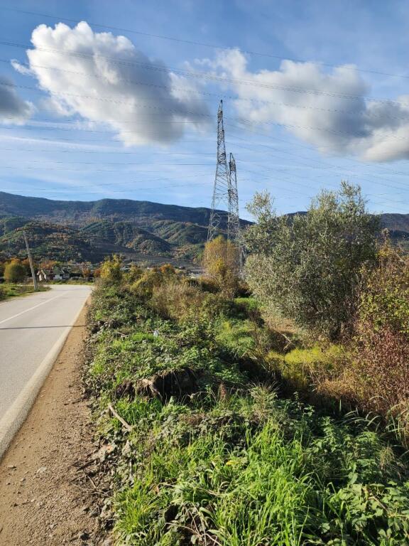 TERRENO AGRICOLO IN VENDITA: 1400 m² Vicino alla Strada Principale || (📍Nel Villaggio IBË) || 98.000€ 🏕