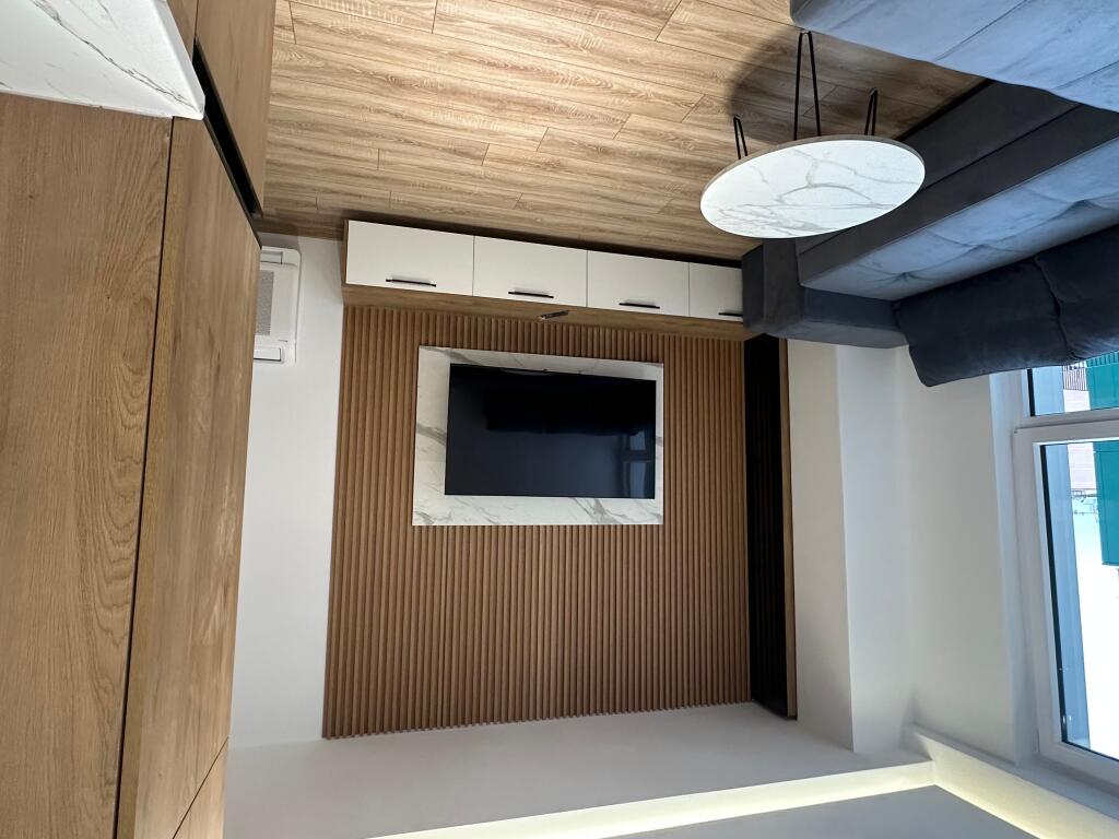 Jepet apartament 2+1 me qira tek Komuna e Parisit